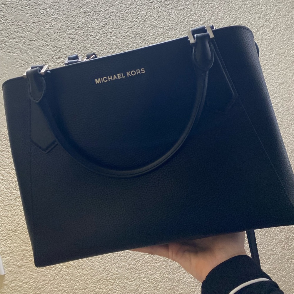 Black Michael Kors Bucket Bag - Picture 11 of 17